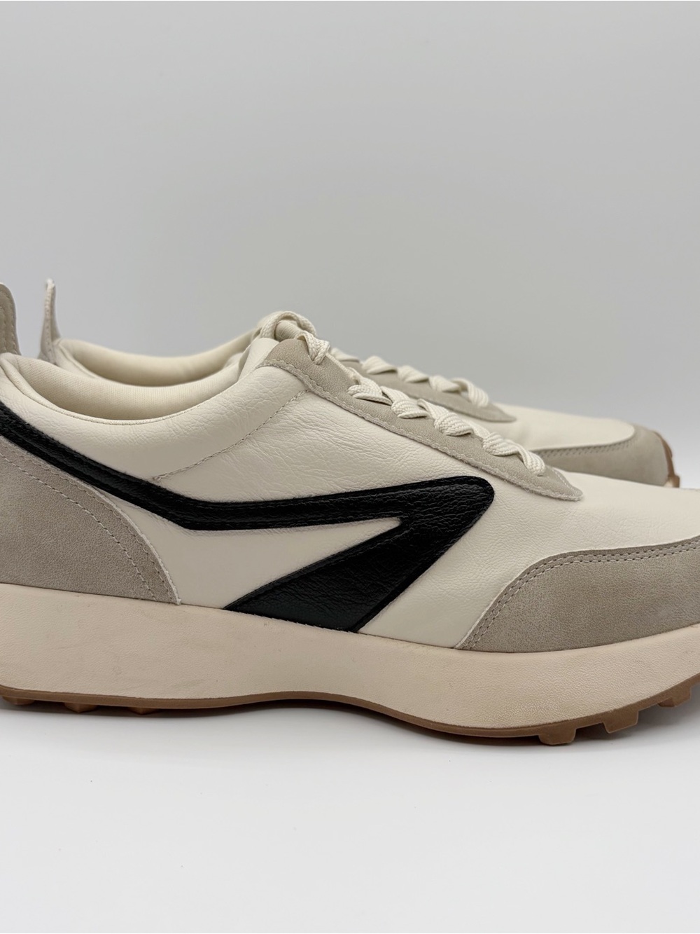 Dolce Vita Braiden Sneakers Size 8.5 Cream Gray Navy Blue Comfort Lace Up Shoes